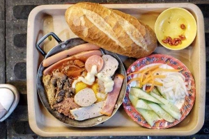 Ăn vặt Bánh Mì Chảo Mạc Thị Bưởi