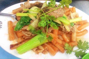 Ăn vặt Bánh Mì Chảo & Nui Xào Bò