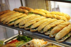 Ăn vặt Bánh Mì Chim Chạy - Thịt Nướng Than