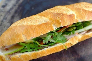 Ăn vặt Bánh Mì Chú Khánh