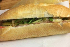 Ăn vặt Bánh Mì Chú Mười