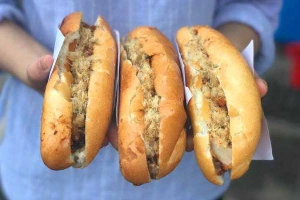 Ăn vặt Bánh Mì Cô Phương
