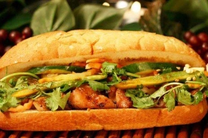 Ăn vặt Bánh Mì Cô Sáu