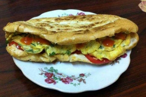 Ăn vặt Bánh Mì Đức Loan - Tống Duy Tân