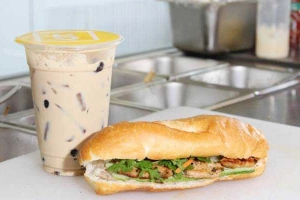 Ăn vặt Bánh Mì Hà Nội - Mã Lò