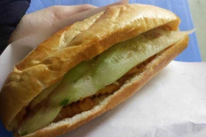 Ăn vặt Bánh Mì - Hàm Long