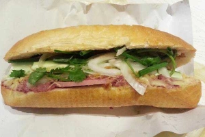 Ăn vặt Bánh Mì - Hàng Buồm