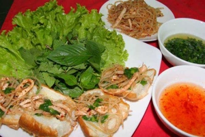Ăn vặt Bánh Mì Hấp - Vạn Kiếp