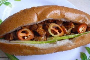 Ăn vặt Bánh Mì Heo Quay 109