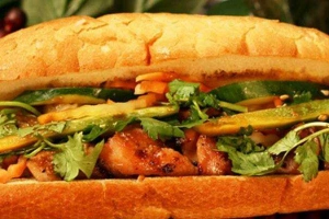 Ăn vặt Bánh Mì Heo Quay - Chợ Phạm Văn Hai
