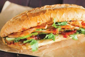 Ăn vặt Bánh Mì Heo Quay - Ngô Tất Tố