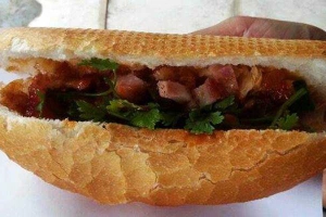 Ăn vặt Bánh Mì Heo Quay - Nguyễn Thị Minh Khai