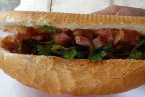 Ăn vặt Bánh Mì Heo Quay - Tỉnh Lộ 743B