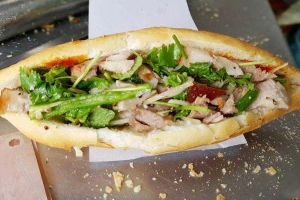 Ăn vặt Bánh Mì Heo Quay - Tôn Đản