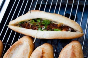 Ăn vặt Bánh Mì Hội An - Đường Số 12