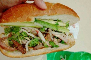 Ăn vặt Bánh Mì Linh Chi