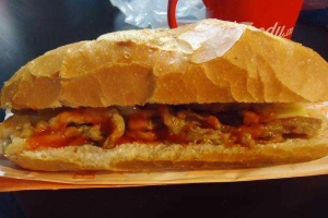 Ăn vặt Bánh Mì Má Hải - Hòa Bình