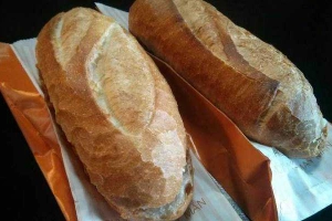 Ăn vặt Bánh Mì Má Hải - Phan Văn Trị