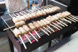 Ăn vặt Bánh Mì Nem Nướng Út Kim