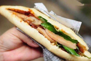 Ăn vặt Bánh Mì Ngọc Hà 4