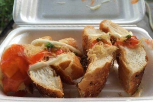 Ăn vặt Bánh Mì Nướng Muối Ớt - 179 Nguyễn Thái Học