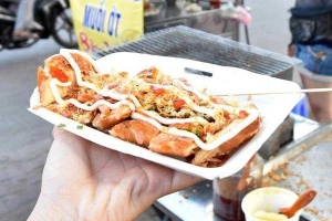 Ăn vặt Bánh Mì Nướng Muối Ớt - Chợ Ba Làng