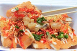 Ăn vặt Bánh Mì Nướng Muối Ớt