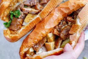 Ăn vặt Bánh Mì Phá Lấu - Lê Văn Sỹ