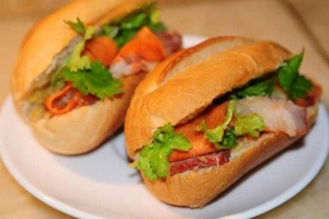 Ăn vặt Bánh Mì Phúc Ký