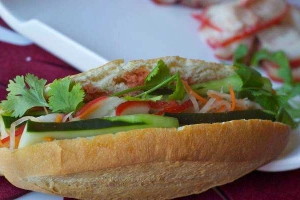 Ăn vặt Bánh Mì Phương Thúy