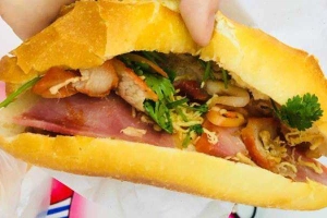 Ăn vặt Bánh Mì Phượng