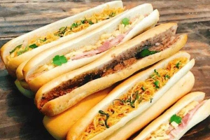 Ăn vặt Bánh Mì Que Đà Nẵng - Tạ Quang Bửu