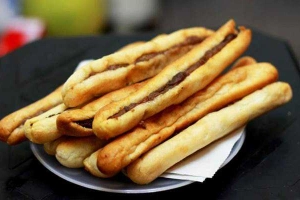 Ăn vặt Bánh Mì Que Gjnken