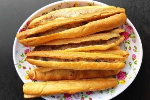 Ăn vặt Bánh Mì Que - Phan Đình Giót