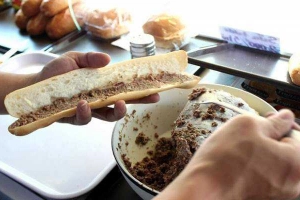 Ăn vặt Bánh Mì Que Sài Gòn - Chiến Thắng