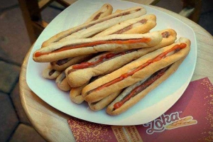 Ăn vặt Bánh Mì Que Tứ Hải - Đinh Tiên Hoàng