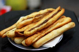 Ăn vặt Bánh Mì Que Tứ Hải - Lý Thái Tổ