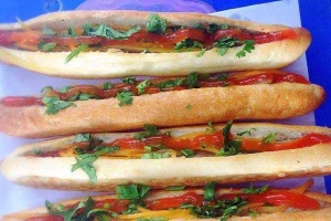 Ăn vặt Bánh Mì Que Tứ Quí