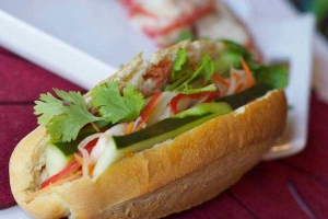 Ăn vặt Bánh Mì Thịt Đêm