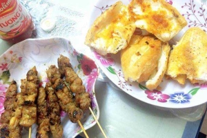 Ăn vặt Bánh Mì Thịt Nướng Bơ