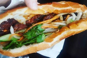 Ăn vặt Bánh Mì Thịt Nướng - Cao Thắng