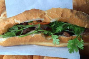 Ăn vặt Bánh Mì Thịt Nướng - Trần Bình Trọng