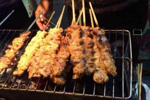 Ăn vặt Bánh Mì Thịt Xiên - Hàng Buồm