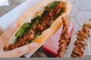 Ăn vặt Bánh Mì Thịt Xiên - Hào Thành
