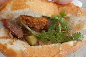 Ăn vặt Bánh Mì Thủy - Quang Trung