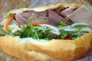 Ăn vặt Bánh Mì Trung Xuyên
