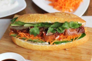 Ăn vặt Bánh Mì Trường Phát