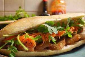 Ăn vặt Bánh Mì Tứ Hải