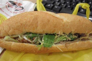 Ăn vặt Bánh Mì Tuấn Mập - Phan Sào Nam