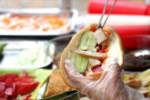 Ăn vặt Bánh Mì Tuyết Lan